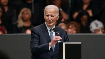 Joe Biden jokingly calls Syracuse trustee ‘Barack’ at portrait unveiling; viral clip sparks ‘racism’ row